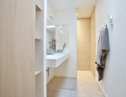 Comment aménager une petite salle de bain?