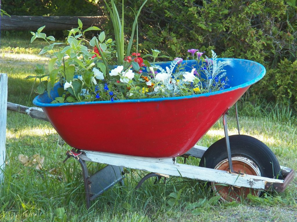 décorer son jardin avec des objets de récupération